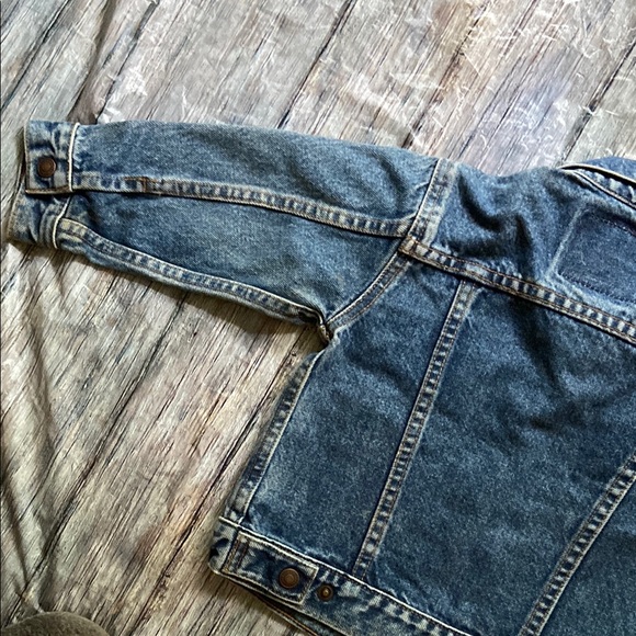 Vintage Levi's Blue Jean Jacket Classic Denim Style - Picture 7 of 8